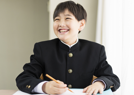 笑顔の生徒イメージ